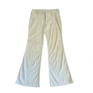 Ellemenno Mid Rise Ivory Wide Leg Y2K Trousers Casual
Women’s Pants SZ 9 #1278